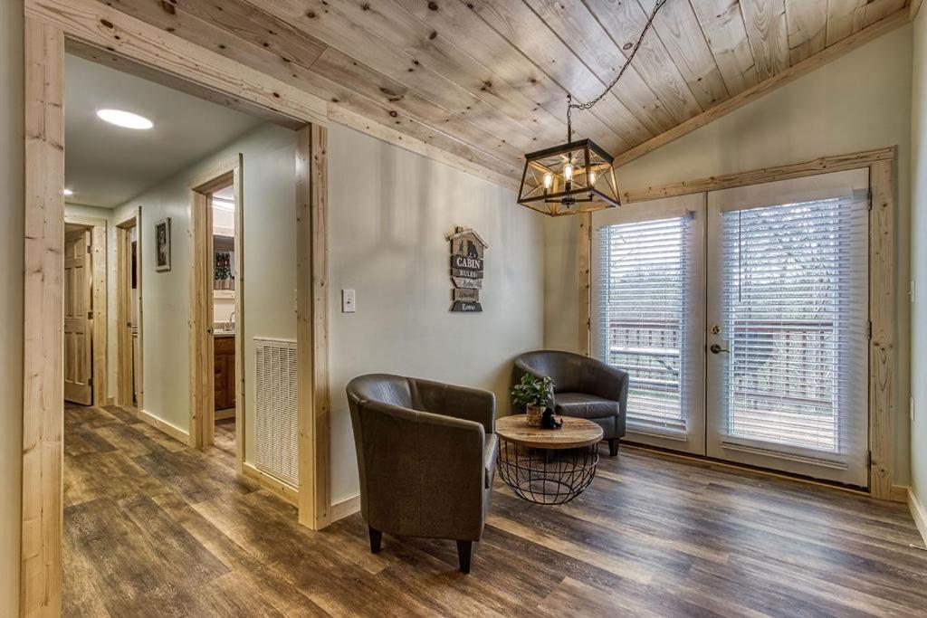 Whispering Winds, Hot Tub, Game Room, Wifi, 1089 Free Tickets Each Paid Day, Dollywood And More Gatlinburg Exterior photo