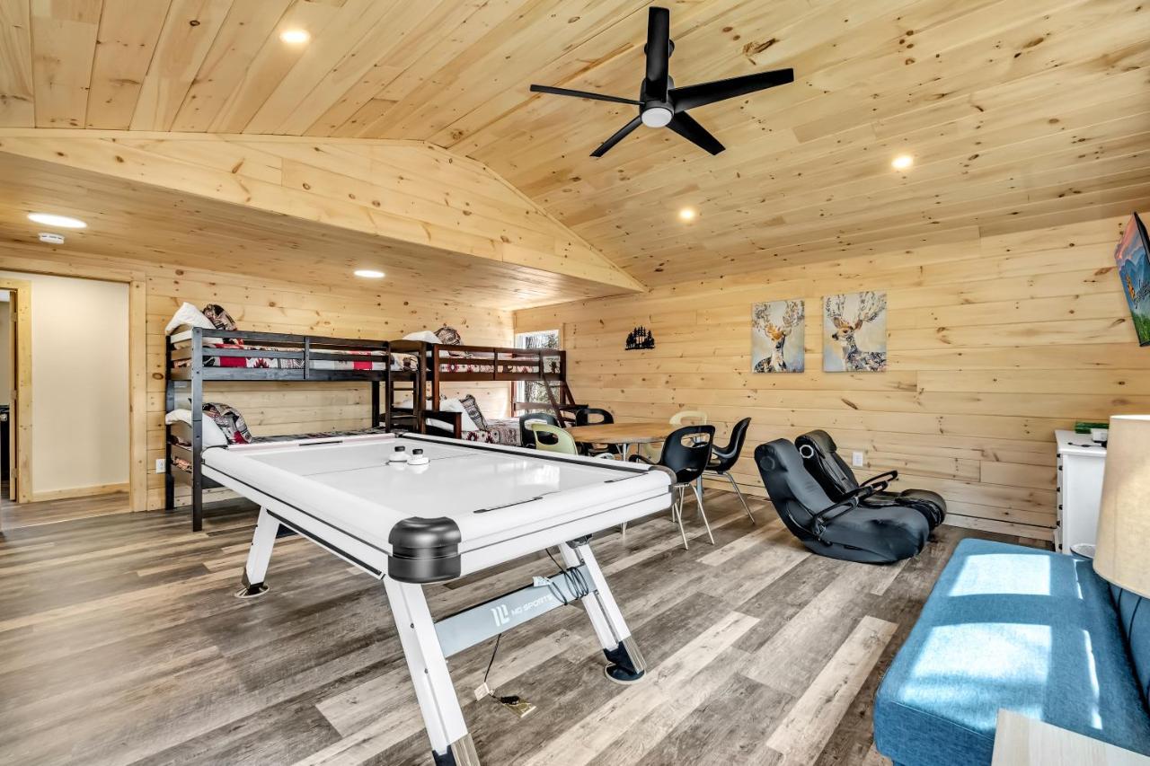 Whispering Winds, Hot Tub, Game Room, Wifi, 1089 Free Tickets Each Paid Day, Dollywood And More Gatlinburg Exterior photo
