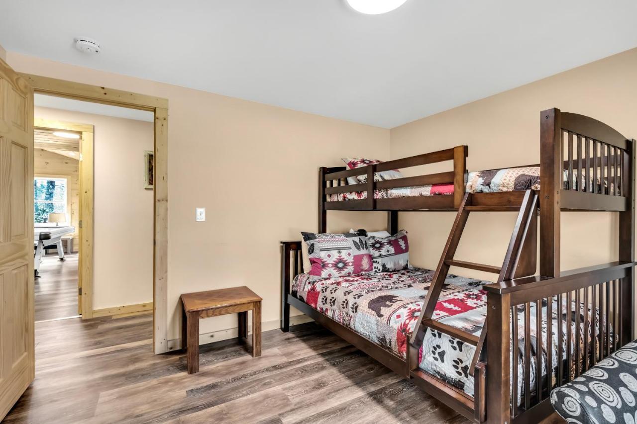 Whispering Winds, Hot Tub, Game Room, Wifi, 1089 Free Tickets Each Paid Day, Dollywood And More Gatlinburg Exterior photo