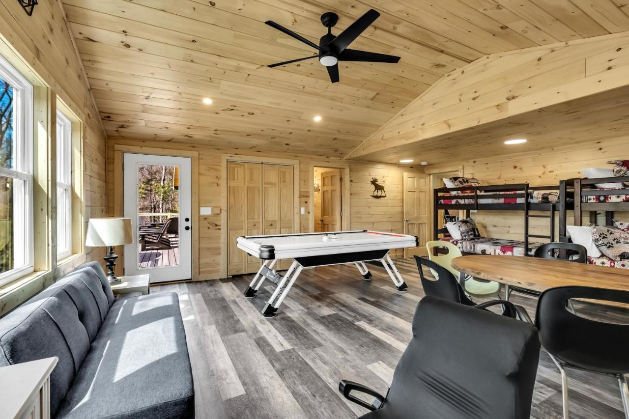 Whispering Winds, Hot Tub, Game Room, Wifi, 1089 Free Tickets Each Paid Day, Dollywood And More Gatlinburg Exterior photo