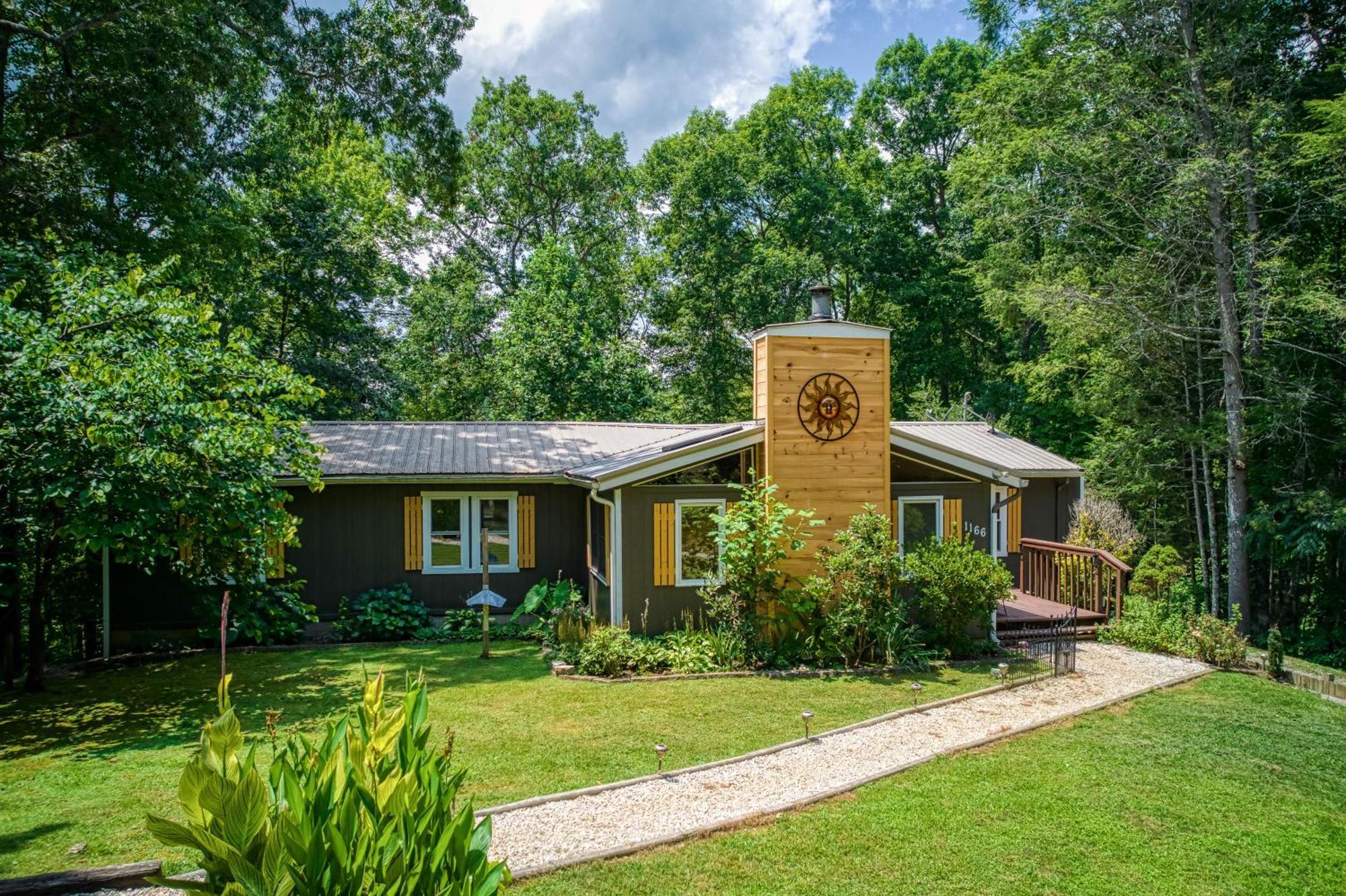 Whispering Winds, Hot Tub, Game Room, Wifi, 1089 Free Tickets Each Paid Day, Dollywood And More Gatlinburg Exterior photo